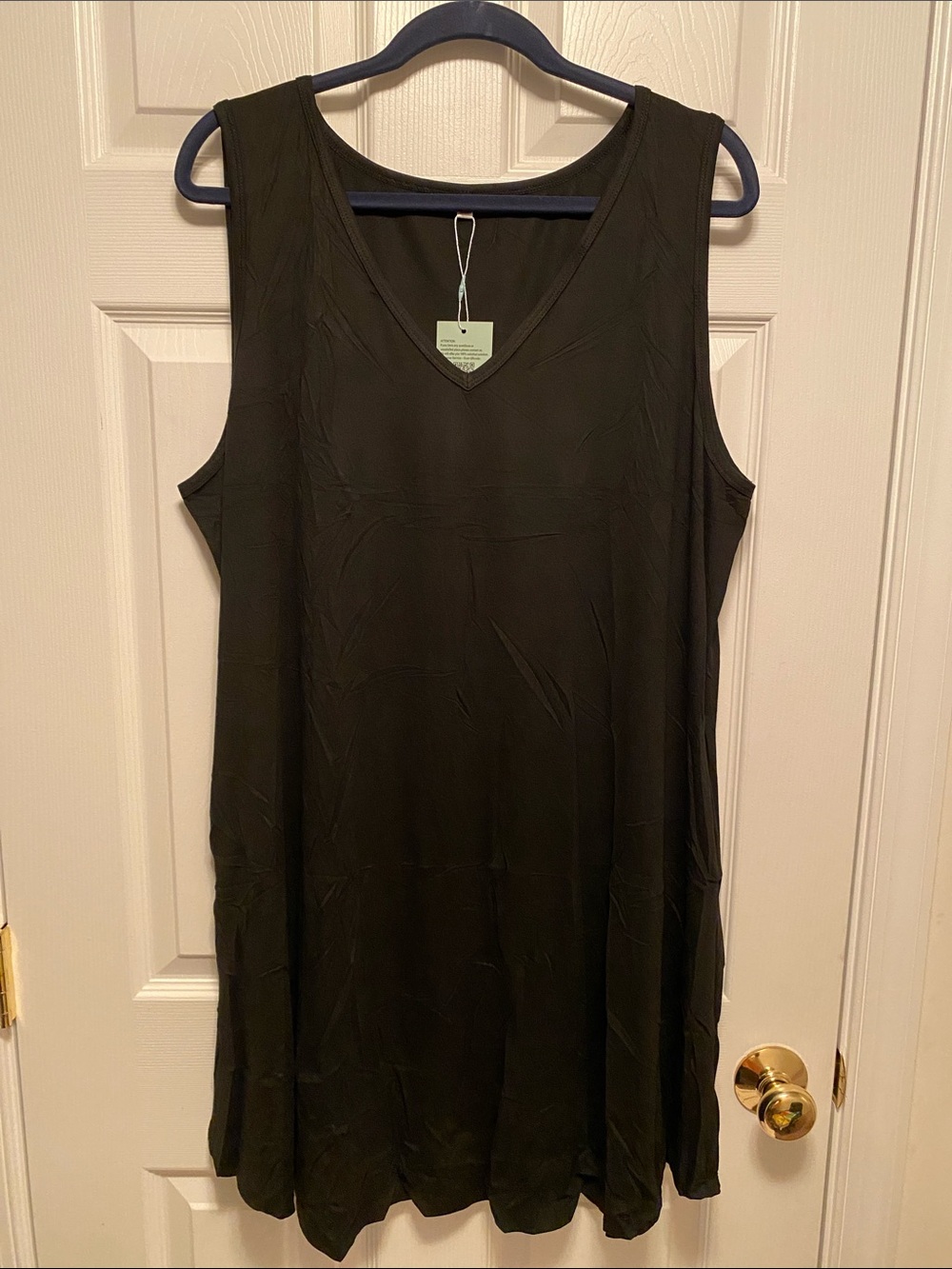 Auselily Black V-Neck Sleeveless Swing Dress…size 3XL